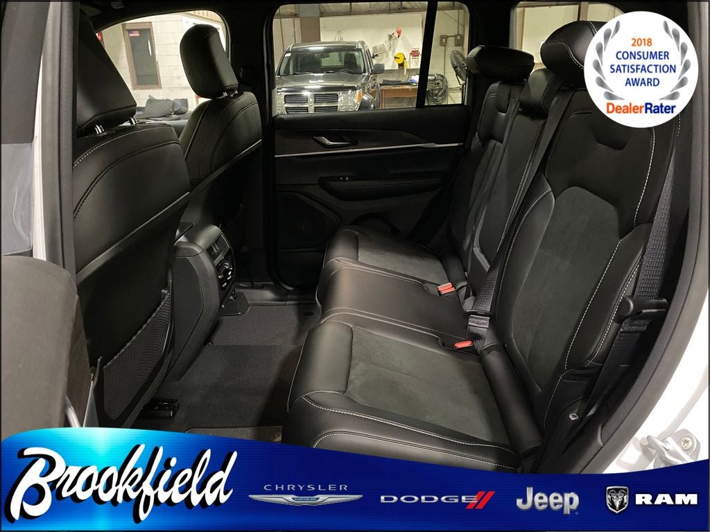 2026 Jeep Grand Cherokee GRAND CHEROKEE LAREDO ALTITUDE 4X4