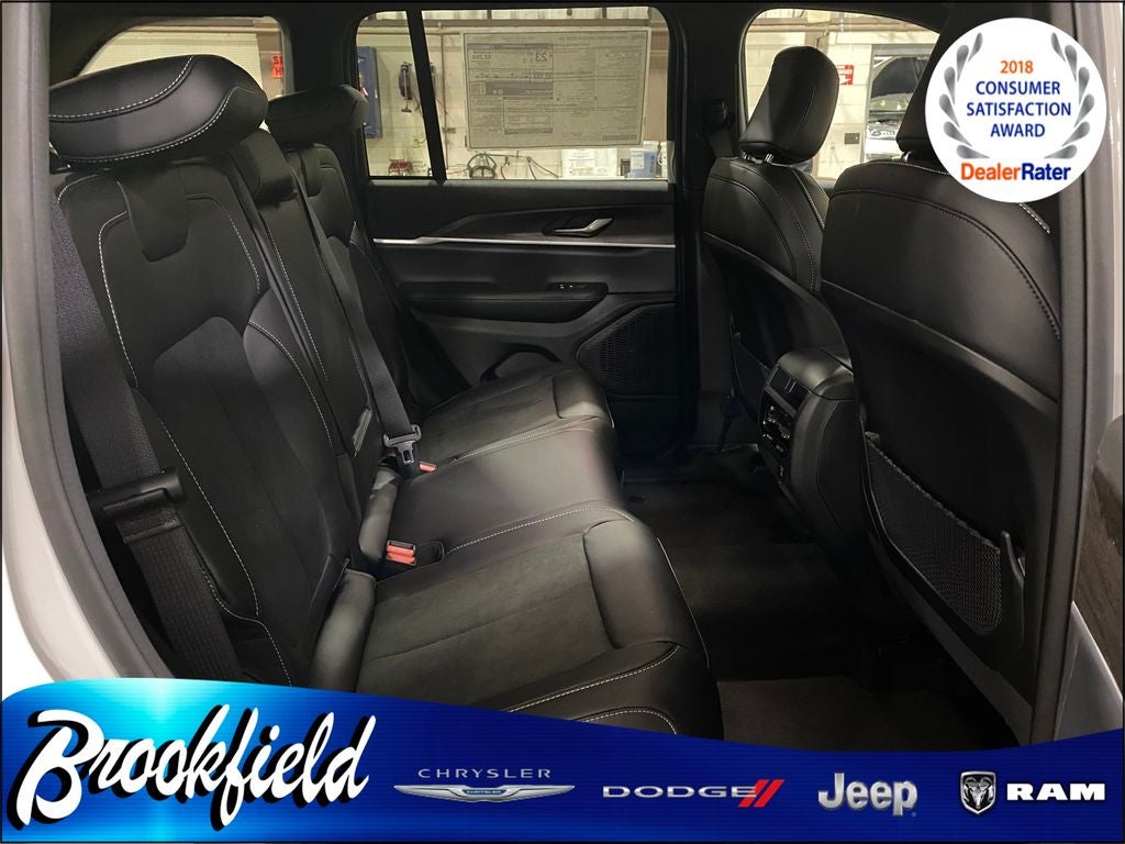 2026 Jeep Grand Cherokee GRAND CHEROKEE LAREDO ALTITUDE 4X4