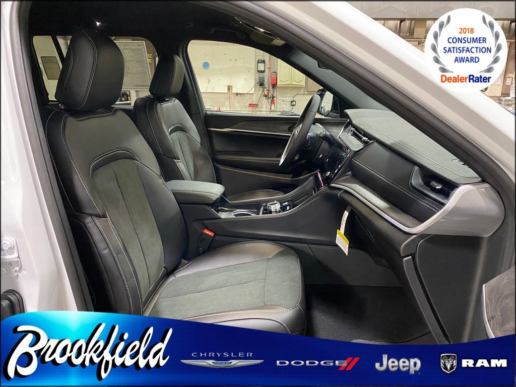 2026 Jeep Grand Cherokee GRAND CHEROKEE LAREDO ALTITUDE 4X4