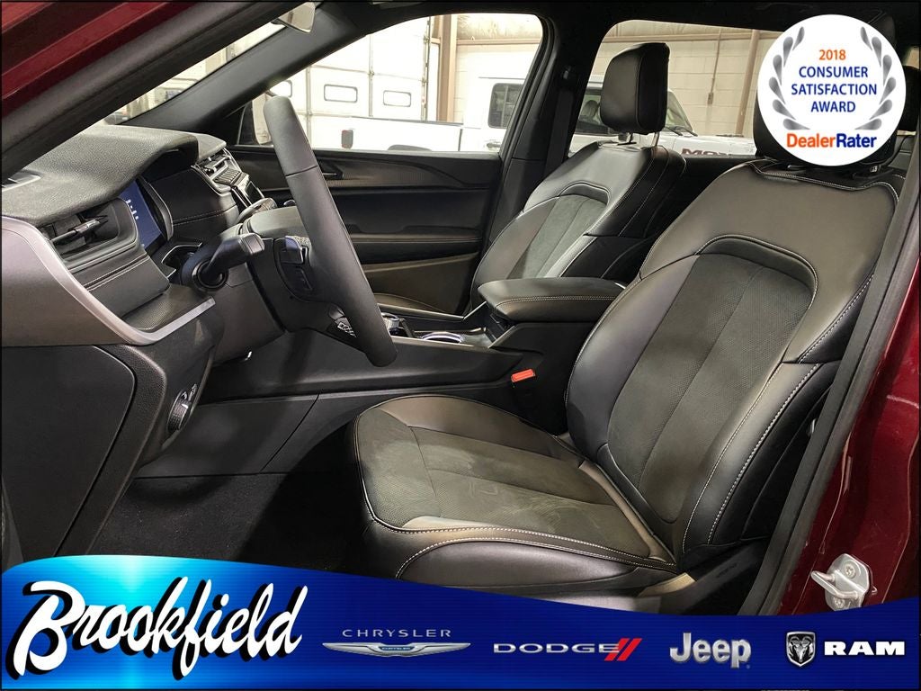 2025 Jeep Grand Cherokee GRAND CHEROKEE L ALTITUDE 4X4