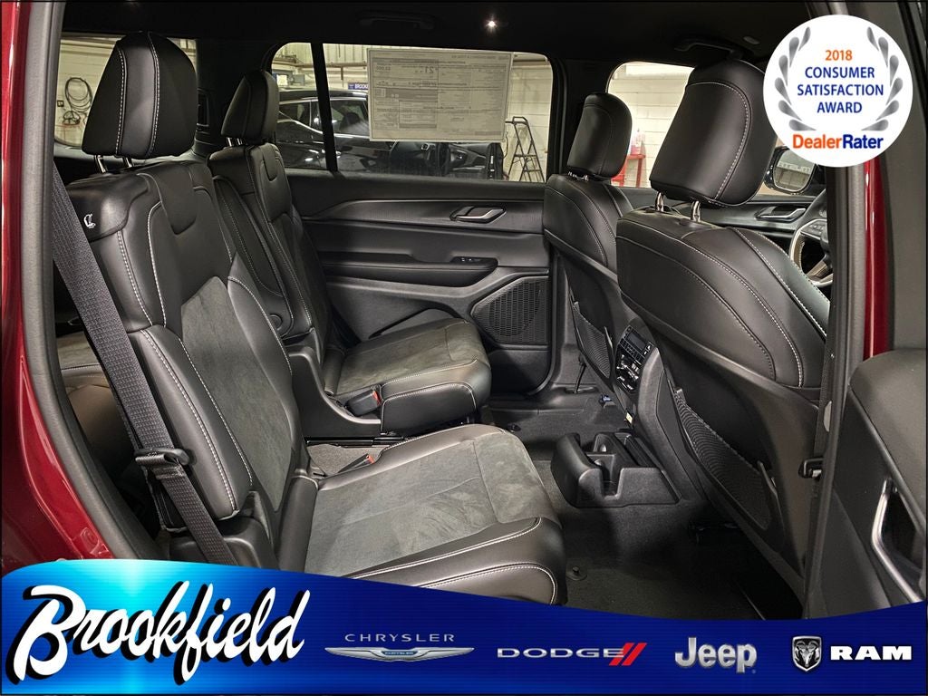 2025 Jeep Grand Cherokee GRAND CHEROKEE L ALTITUDE 4X4