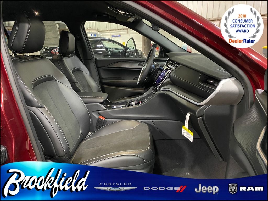 2025 Jeep Grand Cherokee GRAND CHEROKEE L ALTITUDE 4X4