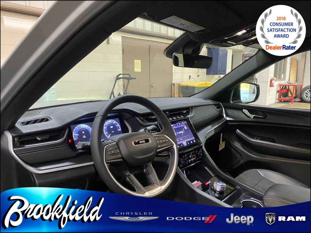 2025 Jeep Grand Cherokee GRAND CHEROKEE L ALTITUDE 4X4