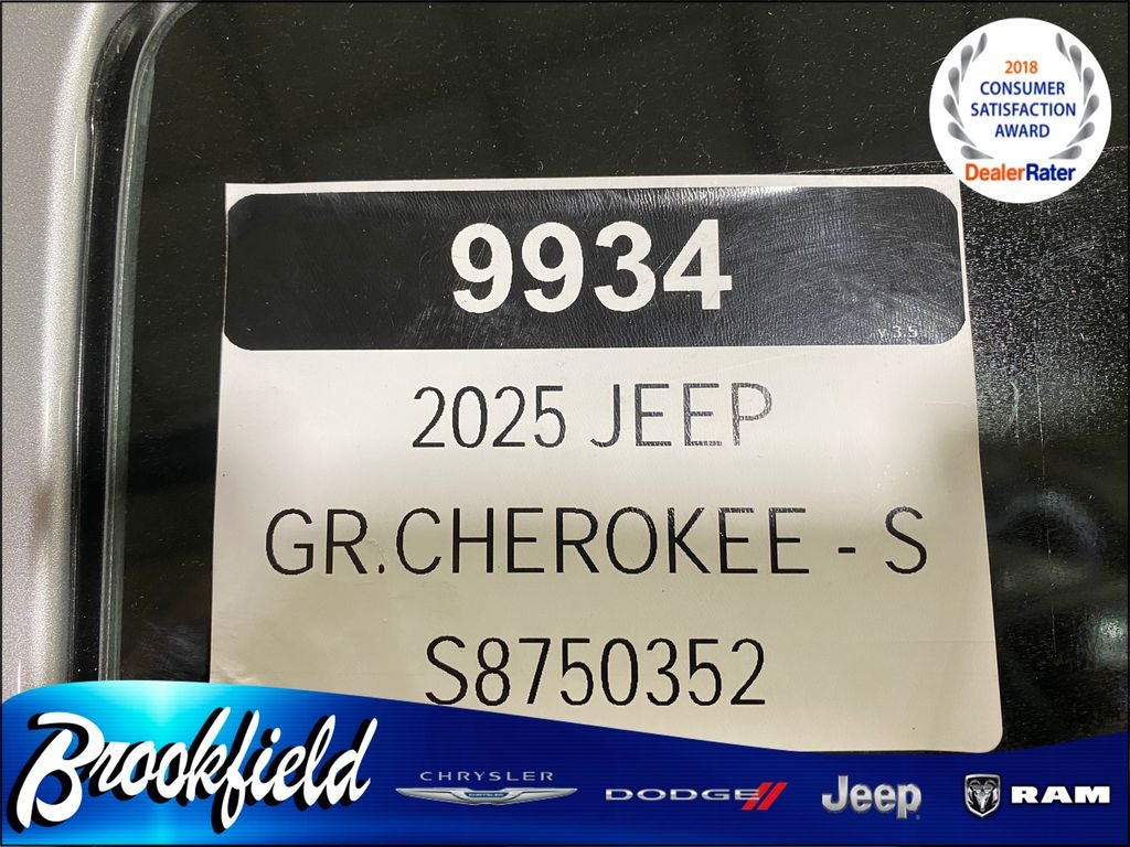 2025 Jeep Grand Cherokee GRAND CHEROKEE L ALTITUDE 4X4