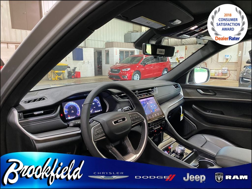 2025 Jeep Grand Cherokee GRAND CHEROKEE L LIMITED 4X4