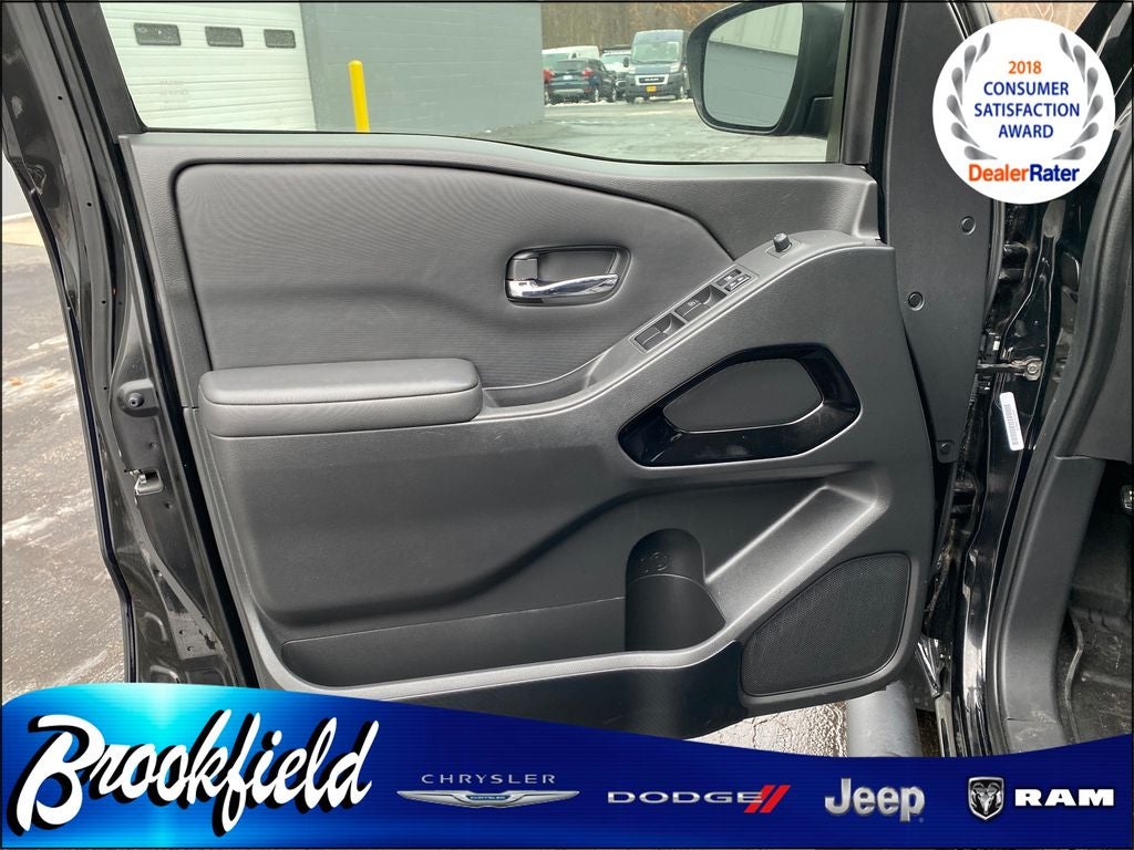 2023 Nissan Frontier Crew Cab SV 4x4