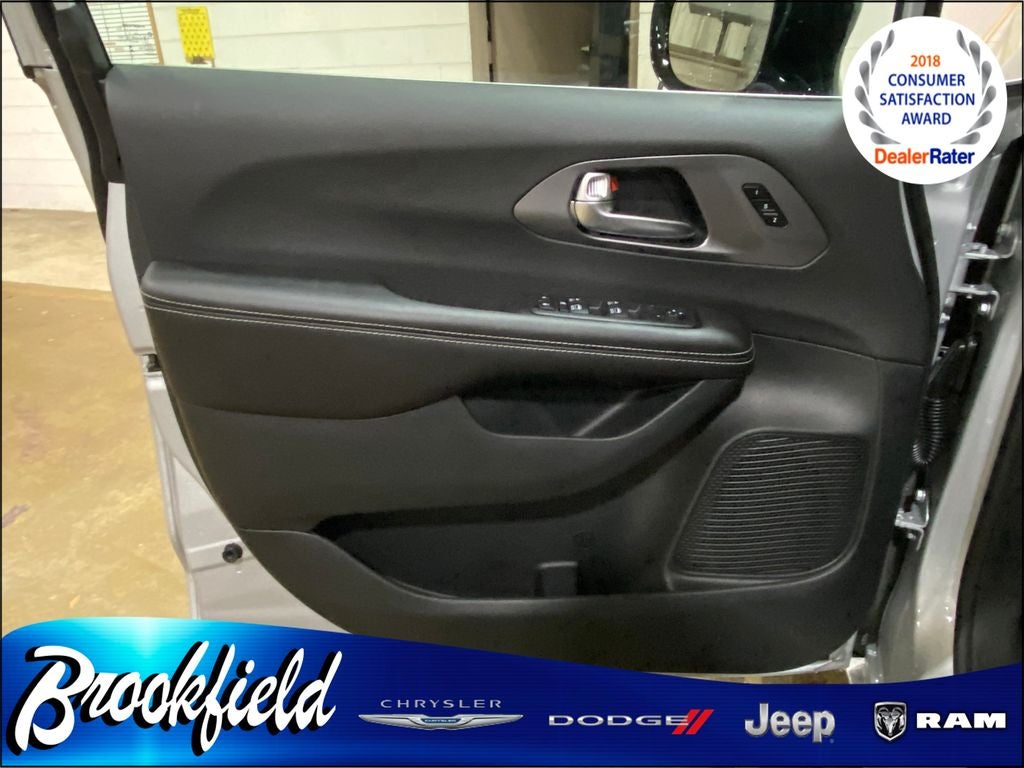 2026 Chrysler Pacifica PACIFICA SELECT