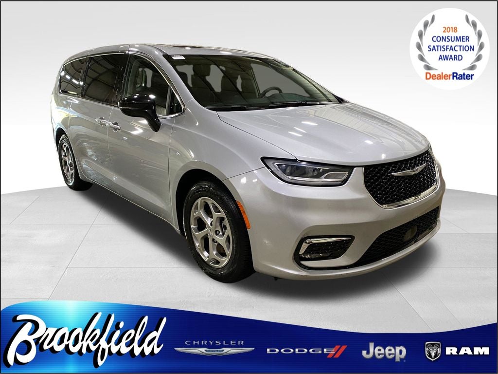 2024 Chrysler Pacifica Limited's photo