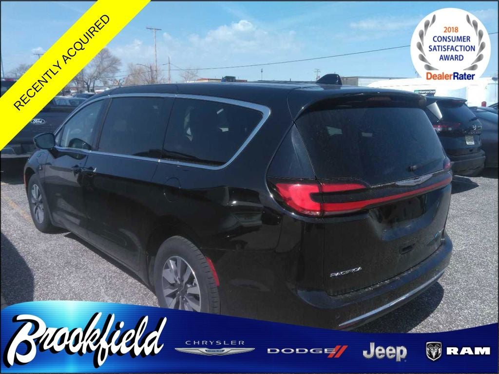 2024 Chrysler Pacifica Hybrid Select