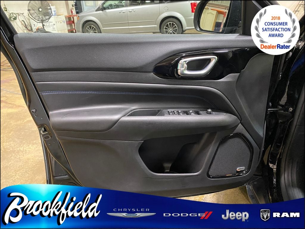 2025 Jeep Compass COMPASS LIMITED 4X4