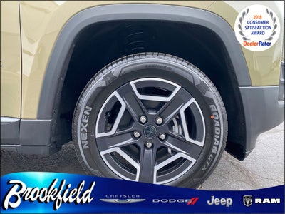 2026 Jeep Cherokee CHEROKEE LAREDO 4X4