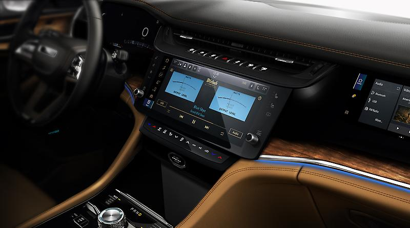 12.3-inch Uconnect 5 touchscreen and digital dashboard technology in the 2026 Jeep Grand Cherokee